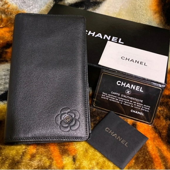 Authentic Chanel black long wallet - Picture 1 of 10